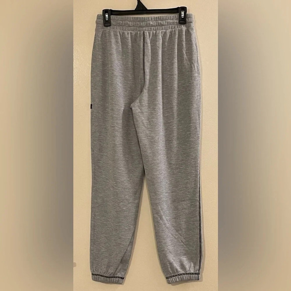 FABLETICS NWOT Go To Waffle Sweatpant in Classic Gray Heather Pewter - Picture 5 of 11